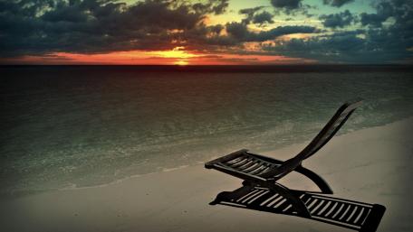 Serene Sunset at the Beach wallpaper