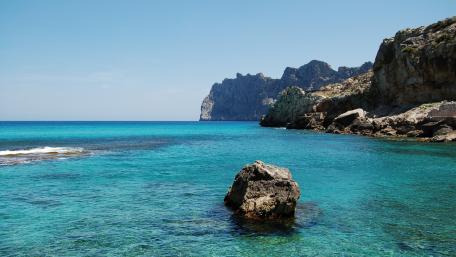 Cala de Sant Vicent, Ibiza wallpaper