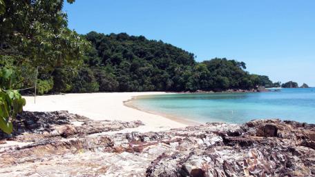 Serene Beachfront Paradise Awaits You wallpaper