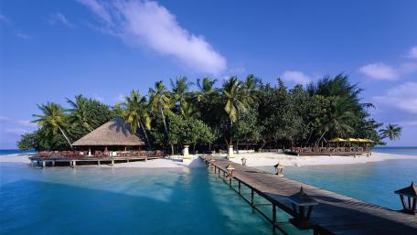 Beach resort in Maldives wallpaper