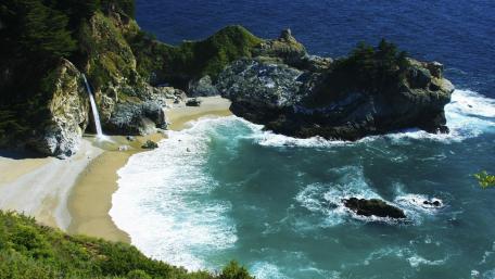 McWay Beach (Julia Pfeiffer Burns State Park) wallpaper