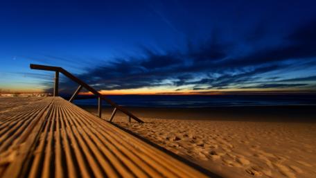 Twilight Serenity at the Beach wallpaper