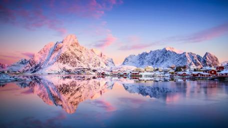 Reinefjord Reflection wallpaper
