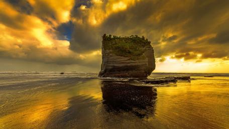 Majestic Sea Stack at Sunset wallpaper
