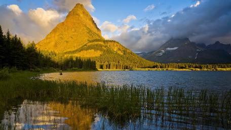 Swiftcurrent Lake, Glacier National Park wallpaper