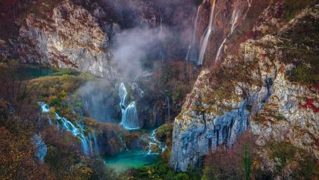 Plitvice Lakes National Park (Croatia) wallpaper
