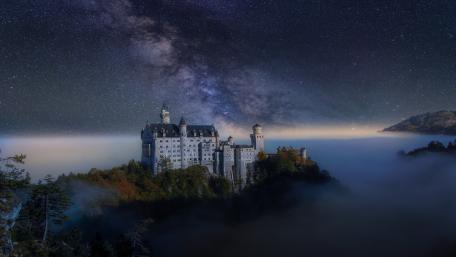 Milky way over Neuschwanstein Castle wallpaper