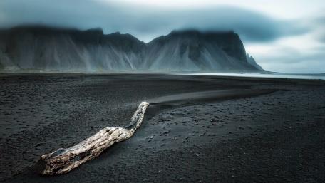 Vestrahorn Mountains wallpaper
