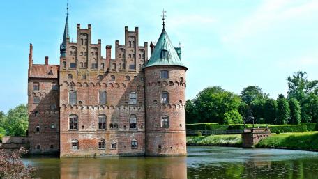 Egeskov Castle (Denmark) wallpaper