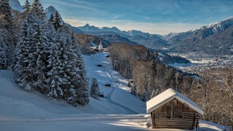 Winter Retreat in Serene Mountains wallpaper