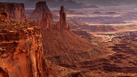 Majestic Rock Formations Under Golden Light wallpaper