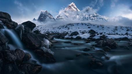 Majestic Mountain Serenity wallpaper