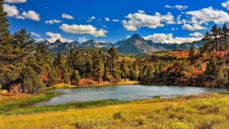 Serene Mountain Lake Landscape wallpaper