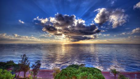 Serene Sunset Over the Calm Sea wallpaper