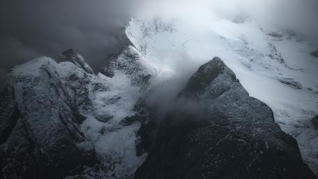 Majestic Monochrome Peaks of Nature wallpaper