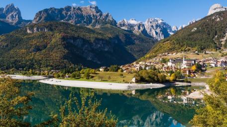 Lake Molveno wallpaper