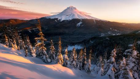 Tom Dick and Harry Mountain wallpaper