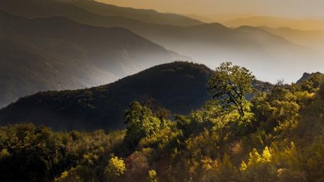 Stunning Mountain Range at Dusk wallpaper