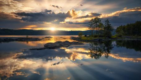 Serene Sunset Over Tranquil Lake Landscape wallpaper