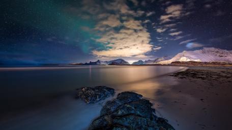 Lofoten at twilight wallpaper