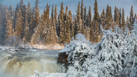 Majestic Winter River Landscape wallpaper