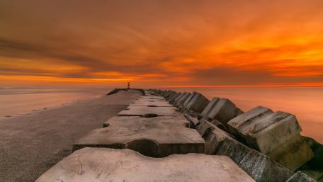 Sunset Serenity Over the Pier wallpaper
