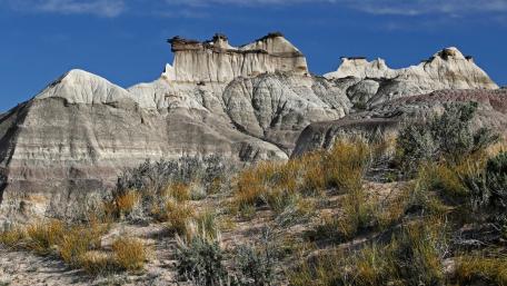 Majestic Mountain Rock Formations Create a Stunning Landscape wallpaper