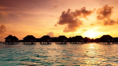 Maldives bungalows wallpaper