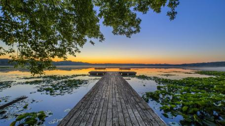 Tranquil Lake Pier at Sunset wallpaper