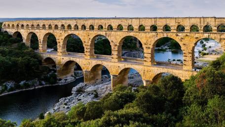 Roman Pont du Gard aqueduct wallpaper
