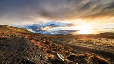 Tranquil Tundra at Sunset wallpaper