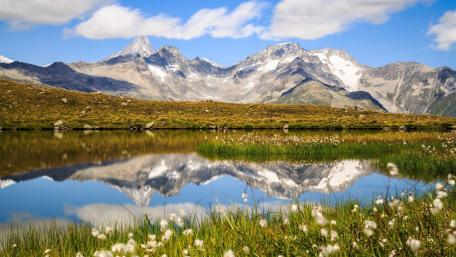 Serenity of Majestic Mountains in Reflection wallpaper