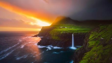 Mulafossur Waterfall wallpaper