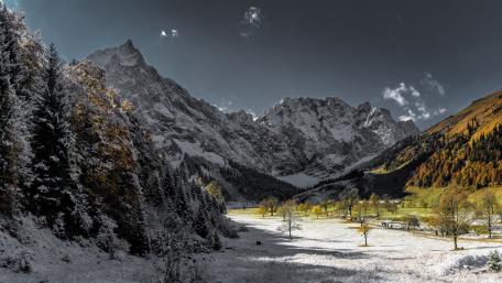Majestic Autumn Mountain Landscape View wallpaper