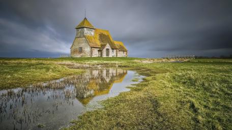 St Thomas à Becket Church in the Romney Marsh wallpaper