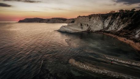Serene Coastline at Sunset wallpaper