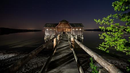 Serene Night at the Lakeside Pier wallpaper