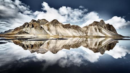 Vestrahorn reflection wallpaper