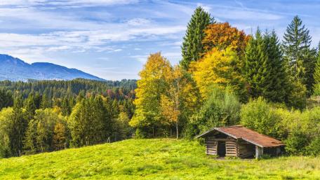 Hut in the Bavarian Alps wallpaper