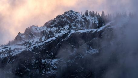 Mystic Mountain Peaks at Dusk wallpaper