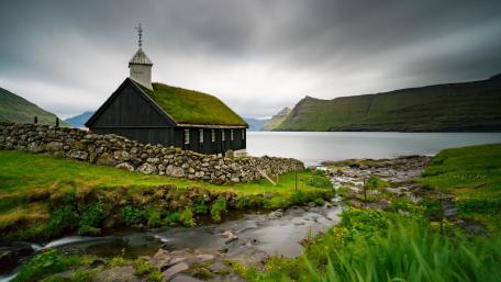 Funnings Kirkja turf-top church wallpaper