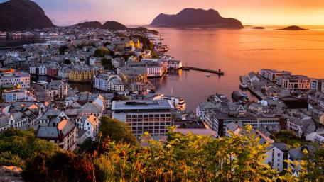 Alesund wallpaper
