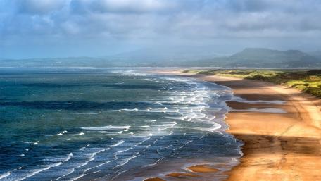 Tranquil Coastal Escape wallpaper