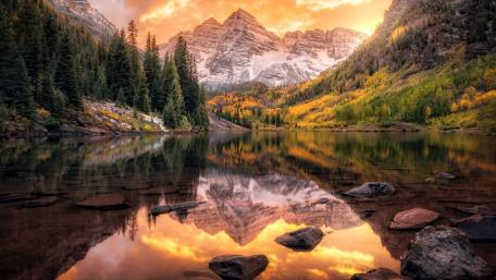The Maroon Bells wallpaper