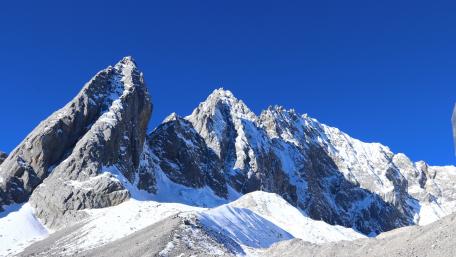 Jade Dragon Snow Mountain wallpaper