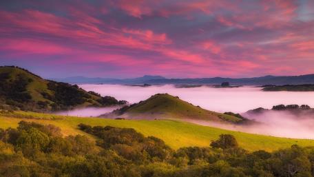 Serene Misty Hills at Sunrise wallpaper