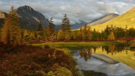 Autumn Valley Reflection in Nature wallpaper