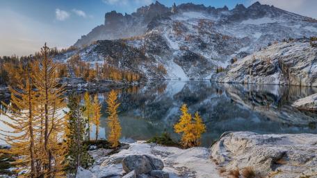 Majestic Mountain Lake Reflection Beauty wallpaper