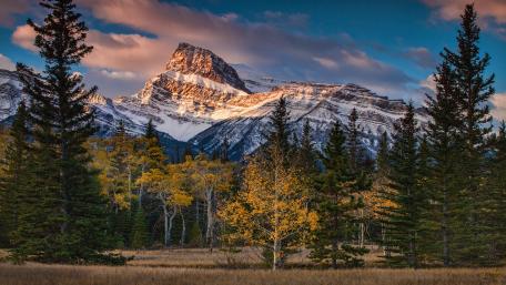 Majestic Autumn Mountainscape wallpaper