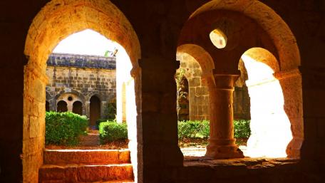 Ancient Ruins Bathed in Light wallpaper